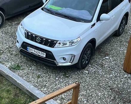 Белый Сузуки Витара, объемом двигателя 1.59 л и пробегом 30 тыс. км за 23500 $, фото 1 на Automoto.ua
