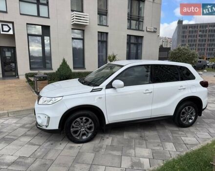 Білий Сузукі Вітара, об'ємом двигуна 1.59 л та пробігом 20 тис. км за 22500 $, фото 5 на Automoto.ua