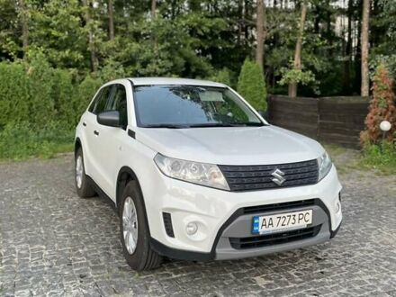 Сузуки Витара 2016 в Киеве на Automoto.ua Белый Сузуки Витара, объемом двигателя 1.59 л и пробегом 187 тыс. км за 11900 $, фото 1 на Automoto.ua