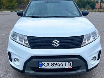 Белый Сузуки Витара, объемом двигателя 1.59 л и пробегом 128 тыс. км за 12500 $, фото 1 на Automoto.ua