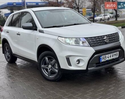 Белый Сузуки Витара, объемом двигателя 1.59 л и пробегом 171 тыс. км за 11500 $, фото 1 на Automoto.ua
