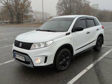 Белый Сузуки Витара, объемом двигателя 1.59 л и пробегом 170 тыс. км за 13800 $, фото 1 на Automoto.ua