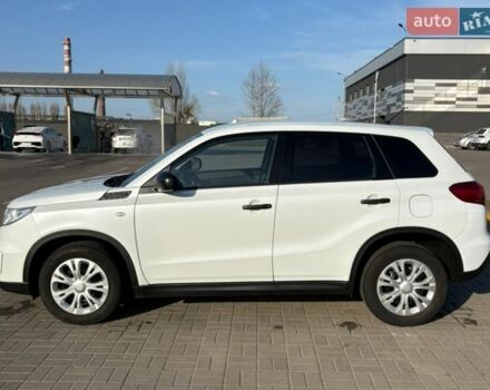 Белый Сузуки Витара, объемом двигателя 1.59 л и пробегом 20 тыс. км за 15499 $, фото 1 на Automoto.ua