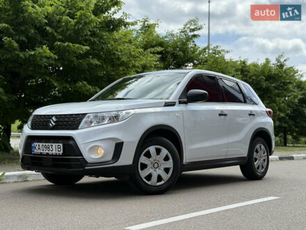 Сузуки Витара 2019 в Киеве на Automoto.ua Белый Сузуки Витара, объемом двигателя 1 л и пробегом 96 тыс. км за 13999 $, фото 1 на Automoto.ua