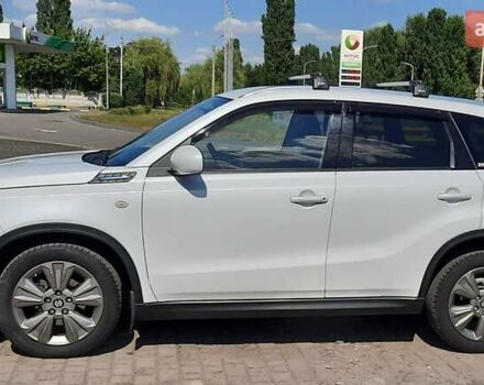 Белый Сузуки Витара, объемом двигателя 1 л и пробегом 62 тыс. км за 18500 $, фото 1 на Automoto.ua