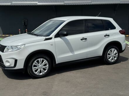 Сузукі Вітара 2019 у Чернігові на Automoto.ua Білий Сузукі Вітара, об'ємом двигуна 1 л та пробігом 77 тис. км за 11700 $, фото 1 на Automoto.ua