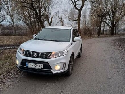 Сузукі Вітара 2020 у Дніпро (Дніпропетровську) на Automoto.ua Білий Сузукі Вітара, об'ємом двигуна 1.37 л та пробігом 43 тис. км за 21000 $, фото 1 на Automoto.ua