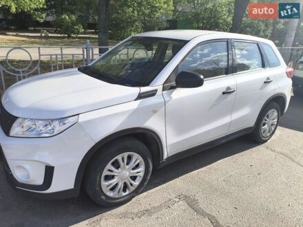 Белый Сузуки Витара, объемом двигателя 0 л и пробегом 92 тыс. км за 16578 $, фото 1 на Automoto.ua