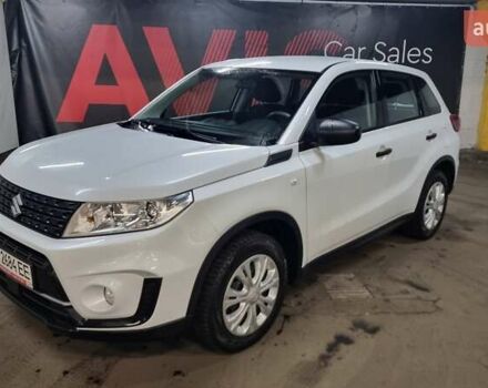 Белый Сузуки Витара, объемом двигателя 1.59 л и пробегом 107 тыс. км за 16200 $, фото 1 на Automoto.ua