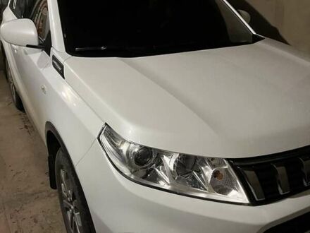 Белый Сузуки Витара, объемом двигателя 1.59 л и пробегом 30 тыс. км за 23500 $, фото 1 на Automoto.ua