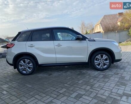 Бежевый Сузуки Витара, объемом двигателя 1.37 л и пробегом 22 тыс. км за 19600 $, фото 3 на Automoto.ua