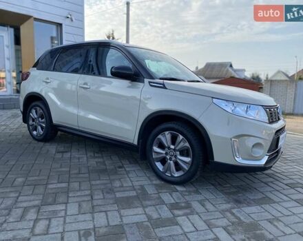 Бежевый Сузуки Витара, объемом двигателя 1.37 л и пробегом 22 тыс. км за 19600 $, фото 2 на Automoto.ua