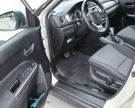 Бежевий Сузукі Вітара, об'ємом двигуна 1.37 л та пробігом 86 тис. км за 20500 $, фото 5 на Automoto.ua