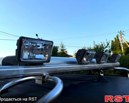 Черный Сузуки Витара, объемом двигателя 1.6 л и пробегом 185 тыс. км за 3500 $, фото 7 на Automoto.ua