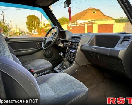 Черный Сузуки Витара, объемом двигателя 1.6 л и пробегом 185 тыс. км за 3500 $, фото 5 на Automoto.ua