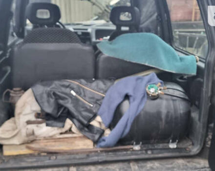 Черный Сузуки Витара, объемом двигателя 1.59 л и пробегом 303 тыс. км за 4950 $, фото 9 на Automoto.ua