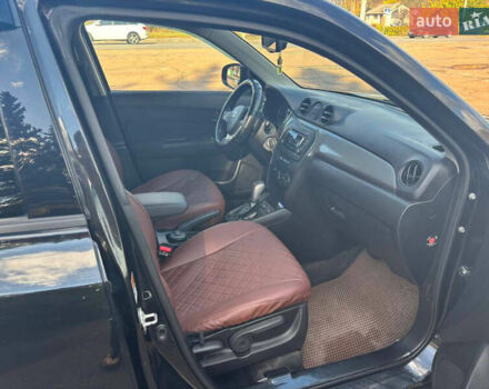 Черный Сузуки Витара, объемом двигателя 1.59 л и пробегом 90 тыс. км за 12500 $, фото 6 на Automoto.ua