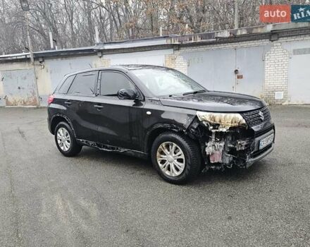 Черный Сузуки Витара, объемом двигателя 1.59 л и пробегом 158 тыс. км за 5700 $, фото 2 на Automoto.ua