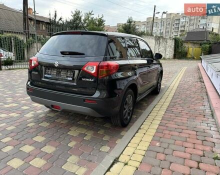 Сузуки Витара 2017 в Киеве на Automoto.ua Черный Сузуки Витара, объемом двигателя 1.6 л и пробегом 95 тыс. км за 16199 $, фото 2 на Automoto.ua