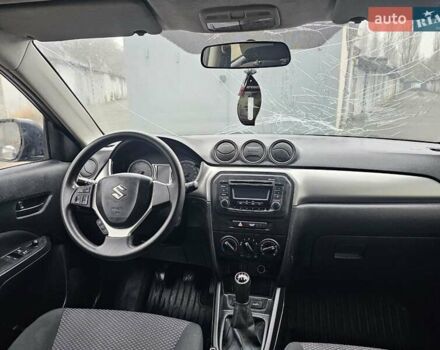 Черный Сузуки Витара, объемом двигателя 1.59 л и пробегом 158 тыс. км за 5700 $, фото 11 на Automoto.ua