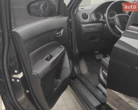 Черный Сузуки Витара, объемом двигателя 1 л и пробегом 100 тыс. км за 15500 $, фото 3 на Automoto.ua