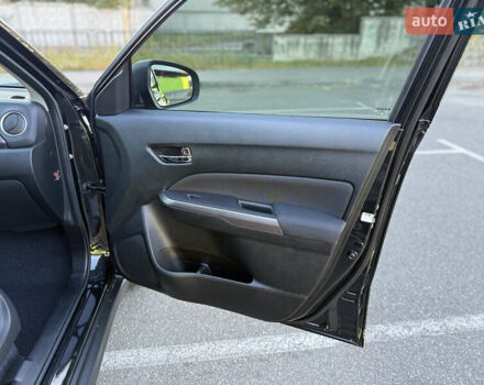 Черный Сузуки Витара, объемом двигателя 1.37 л и пробегом 2 тыс. км за 21900 $, фото 18 на Automoto.ua