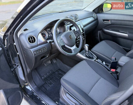 Черный Сузуки Витара, объемом двигателя 1.37 л и пробегом 2 тыс. км за 21900 $, фото 8 на Automoto.ua