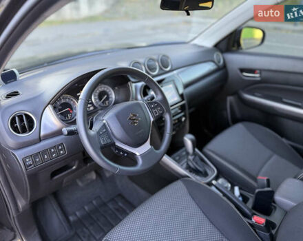 Черный Сузуки Витара, объемом двигателя 1.37 л и пробегом 2 тыс. км за 21900 $, фото 7 на Automoto.ua