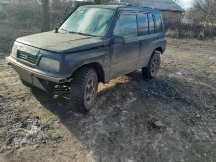 Черный Сузуки Витара, объемом двигателя 1.9 л и пробегом 210 тыс. км за 2602 $, фото 1 на Automoto.ua