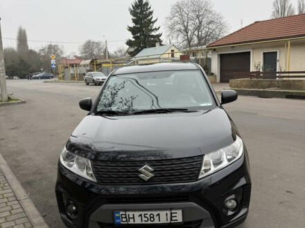 Черный Сузуки Витара, объемом двигателя 1.59 л и пробегом 138 тыс. км за 13700 $, фото 1 на Automoto.ua