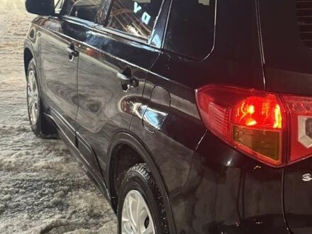 Черный Сузуки Витара, объемом двигателя 1.59 л и пробегом 166 тыс. км за 13800 $, фото 1 на Automoto.ua