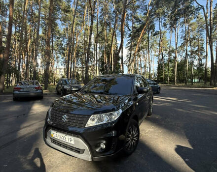 Черный Сузуки Витара, объемом двигателя 1.59 л и пробегом 160 тыс. км за 12000 $, фото 1 на Automoto.ua