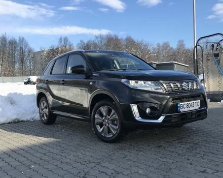 Черный Сузуки Витара, объемом двигателя 1.37 л и пробегом 7 тыс. км за 23400 $, фото 1 на Automoto.ua