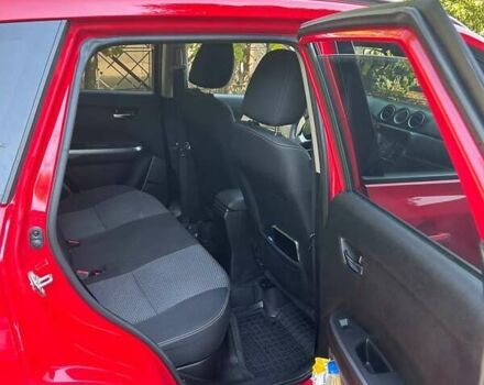 Красный Сузуки Витара, объемом двигателя 1.37 л и пробегом 131 тыс. км за 19000 $, фото 5 на Automoto.ua