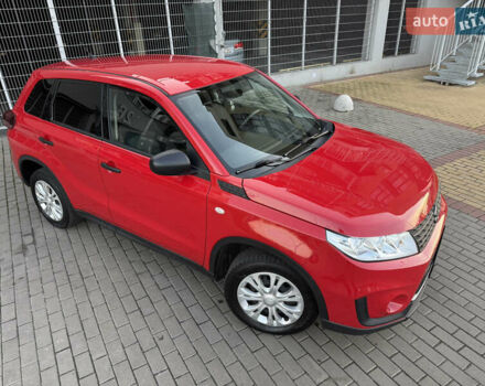 Красный Сузуки Витара, объемом двигателя 1.59 л и пробегом 111 тыс. км за 18700 $, фото 1 на Automoto.ua