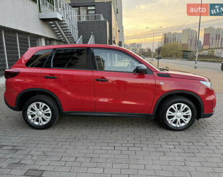 Красный Сузуки Витара, объемом двигателя 1.59 л и пробегом 111 тыс. км за 18700 $, фото 4 на Automoto.ua
