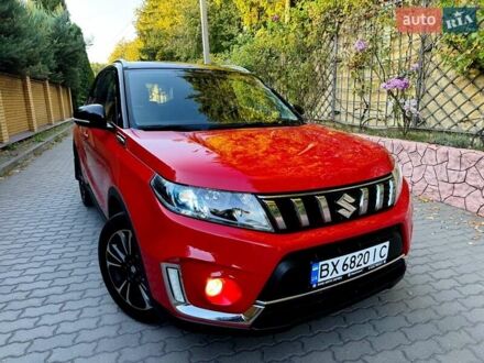 Красный Сузуки Витара, объемом двигателя 1 л и пробегом 60 тыс. км за 16700 $, фото 1 на Automoto.ua