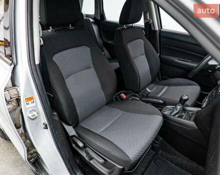 Сузуки Витара, объемом двигателя 1.6 л и пробегом 75 тыс. км за 13819 $, фото 15 на Automoto.ua