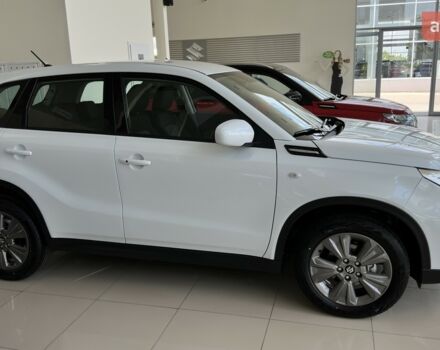 Сузуки Витара, объемом двигателя 1.37 л и пробегом 0 тыс. км за 23343 $, фото 3 на Automoto.ua