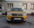 Желтый Сузуки Витара, объемом двигателя 1 л и пробегом 98 тыс. км за 19000 $, фото 1 на Automoto.ua