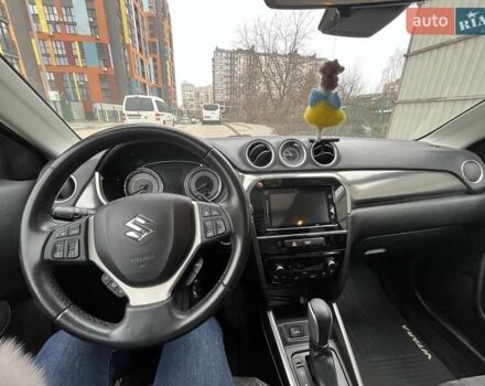 Желтый Сузуки Витара, объемом двигателя 1 л и пробегом 129 тыс. км за 15000 $, фото 9 на Automoto.ua
