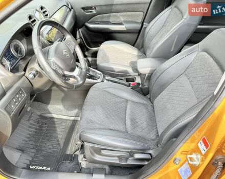 Желтый Сузуки Витара, объемом двигателя 1.37 л и пробегом 141 тыс. км за 17800 $, фото 47 на Automoto.ua