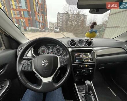 Желтый Сузуки Витара, объемом двигателя 1 л и пробегом 129 тыс. км за 15000 $, фото 6 на Automoto.ua