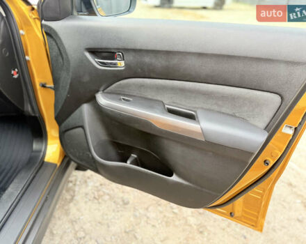 Желтый Сузуки Витара, объемом двигателя 1.37 л и пробегом 141 тыс. км за 17800 $, фото 28 на Automoto.ua