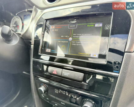 Желтый Сузуки Витара, объемом двигателя 1.37 л и пробегом 141 тыс. км за 17800 $, фото 16 на Automoto.ua