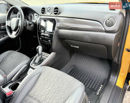 Желтый Сузуки Витара, объемом двигателя 1.37 л и пробегом 141 тыс. км за 17800 $, фото 29 на Automoto.ua