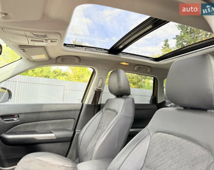 Желтый Сузуки Витара, объемом двигателя 1.37 л и пробегом 141 тыс. км за 17800 $, фото 56 на Automoto.ua