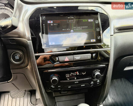 Желтый Сузуки Витара, объемом двигателя 1.37 л и пробегом 141 тыс. км за 17800 $, фото 58 на Automoto.ua