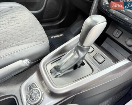 Желтый Сузуки Витара, объемом двигателя 1.37 л и пробегом 141 тыс. км за 17800 $, фото 18 на Automoto.ua