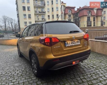 Желтый Сузуки Витара, объемом двигателя 1.59 л и пробегом 29 тыс. км за 19800 $, фото 6 на Automoto.ua
